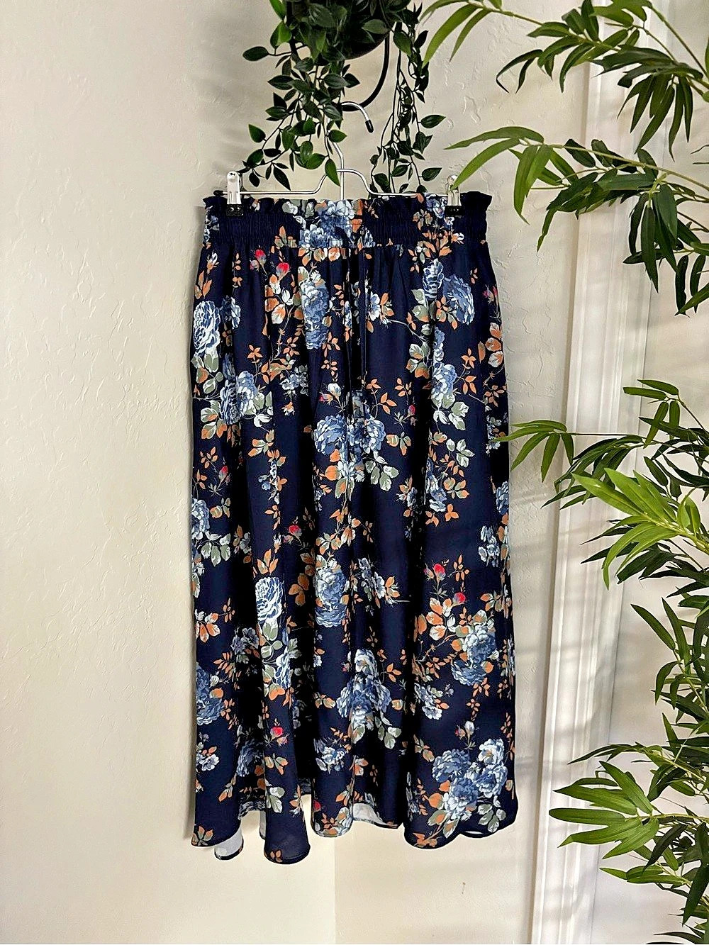 Scarlett Darkness Floral Midi Skirt in Blue & Orange Size Large Like New